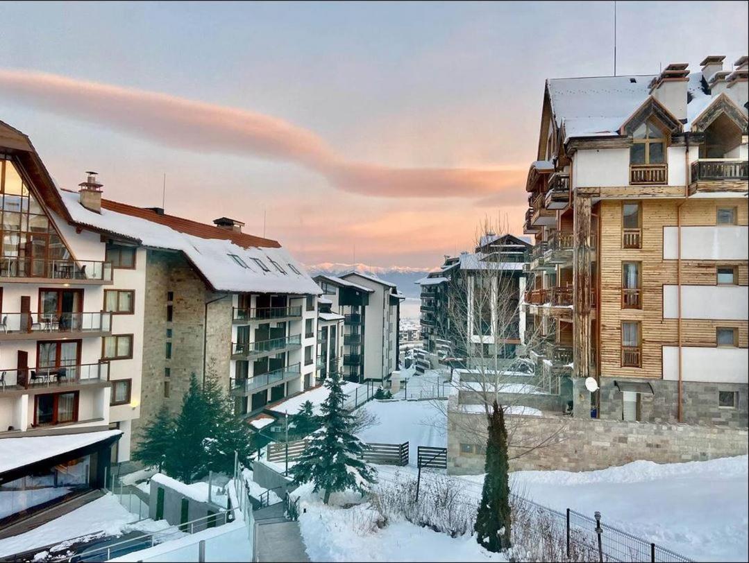 Free Spa В Св. Иван Рилски - Сладък Дом Сред Лукс Bansko Exterior foto